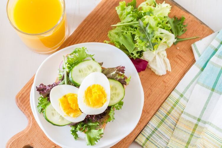 Kurgi ja keedumuna salat